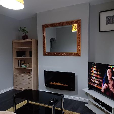 Pearson House - Huku Kwetu 3 Bedroom End Of Terrance House - Family And Business Group Self Catering Accommodation -Huku Kwetu Nottingham Extérieur photo