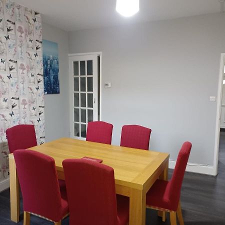 Pearson House - Huku Kwetu 3 Bedroom End Of Terrance House - Family And Business Group Self Catering Accommodation -Huku Kwetu Nottingham Extérieur photo