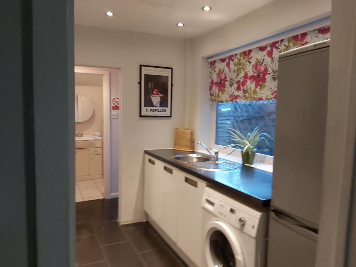 Pearson House - Huku Kwetu 3 Bedroom End Of Terrance House - Family And Business Group Self Catering Accommodation -Huku Kwetu Nottingham Extérieur photo
