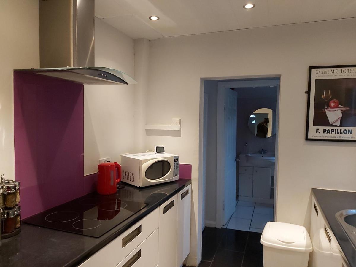 Pearson House - Huku Kwetu 3 Bedroom End Of Terrance House - Family And Business Group Self Catering Accommodation -Huku Kwetu Nottingham Extérieur photo