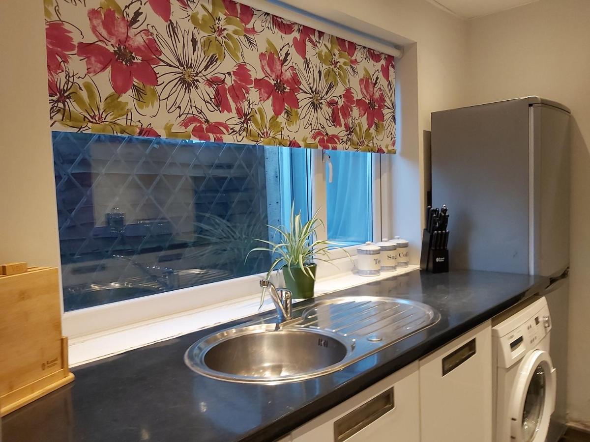 Pearson House - Huku Kwetu 3 Bedroom End Of Terrance House - Family And Business Group Self Catering Accommodation -Huku Kwetu Nottingham Extérieur photo