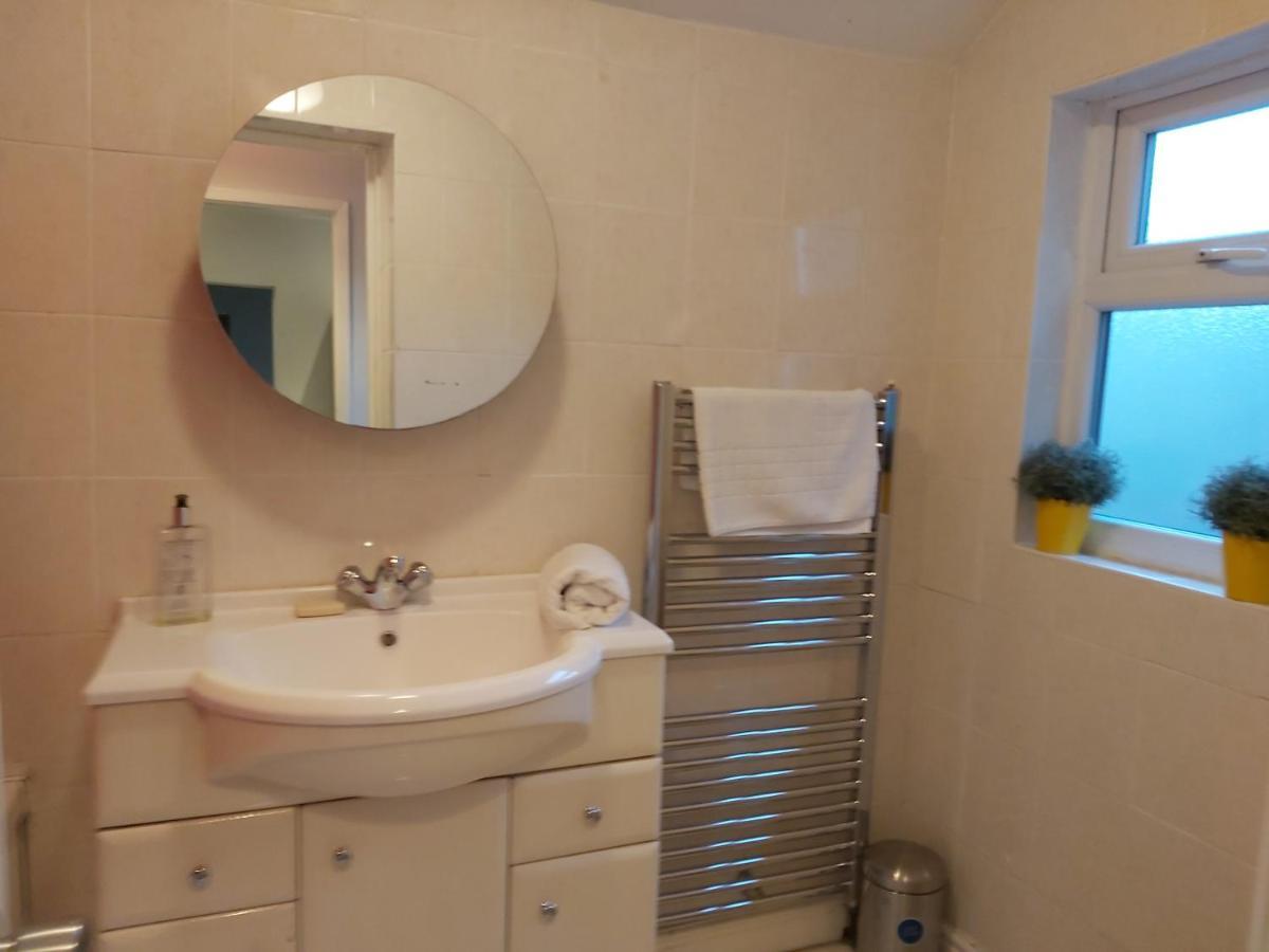 Pearson House - Huku Kwetu 3 Bedroom End Of Terrance House - Family And Business Group Self Catering Accommodation -Huku Kwetu Nottingham Extérieur photo