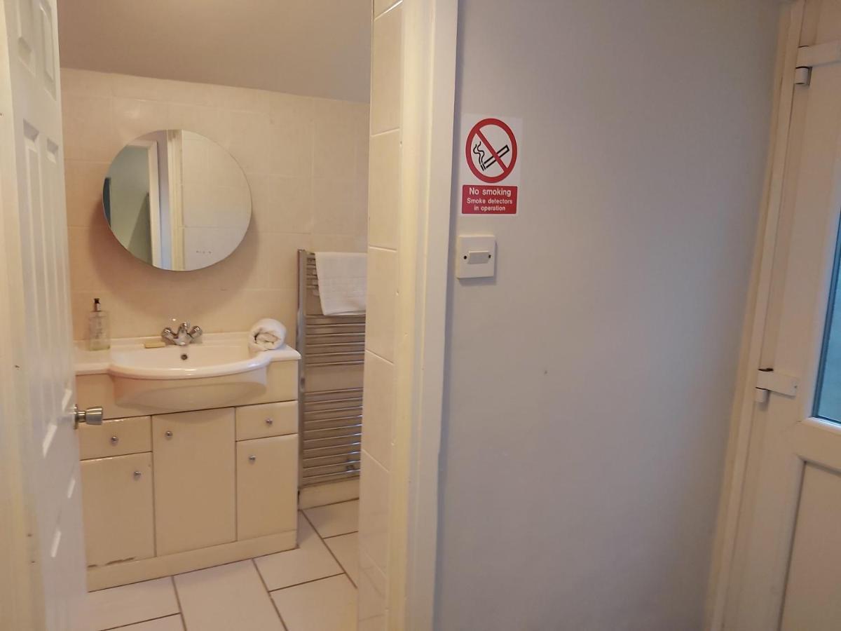 Pearson House - Huku Kwetu 3 Bedroom End Of Terrance House - Family And Business Group Self Catering Accommodation -Huku Kwetu Nottingham Extérieur photo
