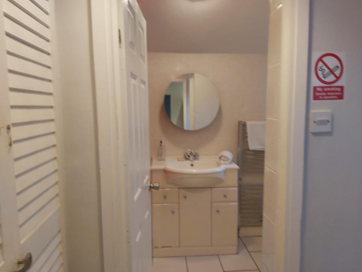 Pearson House - Huku Kwetu 3 Bedroom End Of Terrance House - Family And Business Group Self Catering Accommodation -Huku Kwetu Nottingham Extérieur photo