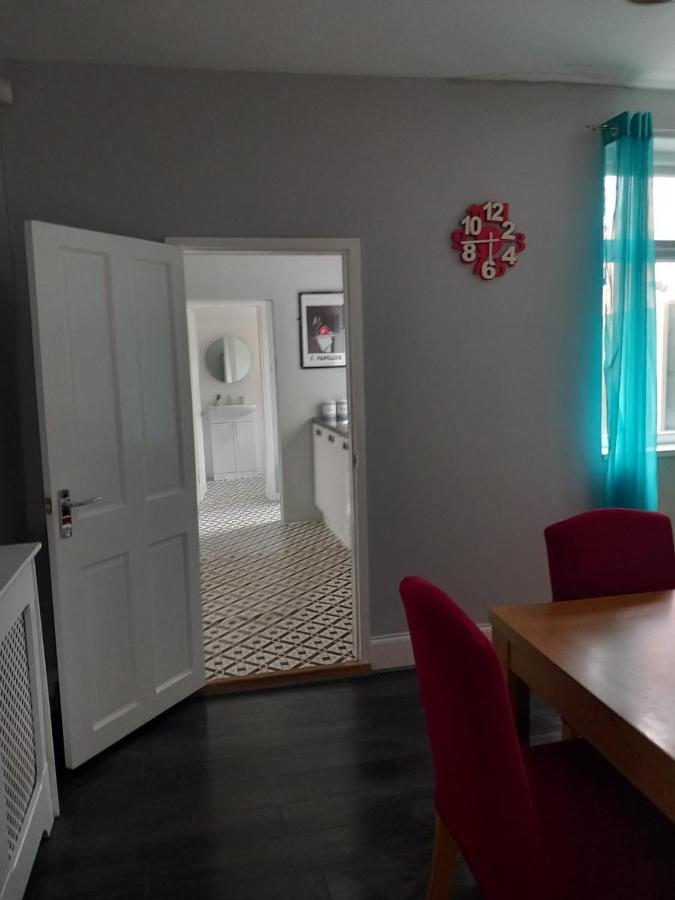 Pearson House - Huku Kwetu 3 Bedroom End Of Terrance House - Family And Business Group Self Catering Accommodation -Huku Kwetu Nottingham Extérieur photo